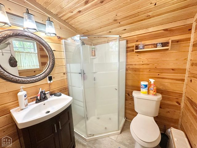 300 Fairway Dr, Horseshoe Bend, AR 72512
