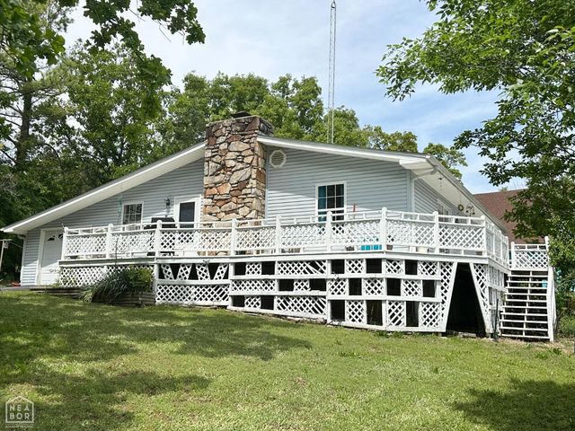 300 Fairway Dr, Horseshoe Bend, AR 72512