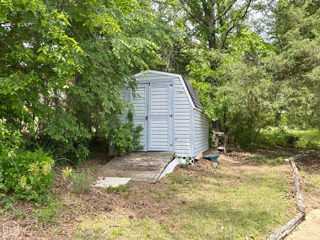 300 Fairway Dr, Horseshoe Bend, AR 72512