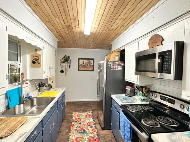 300 Fairway Dr, Horseshoe Bend, AR 72512