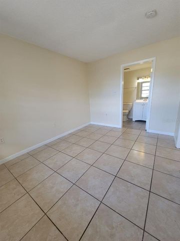 8429 CAMDEN STREET B, Tampa, FL 33614