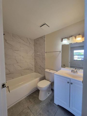 8429 CAMDEN STREET B, Tampa, FL 33614