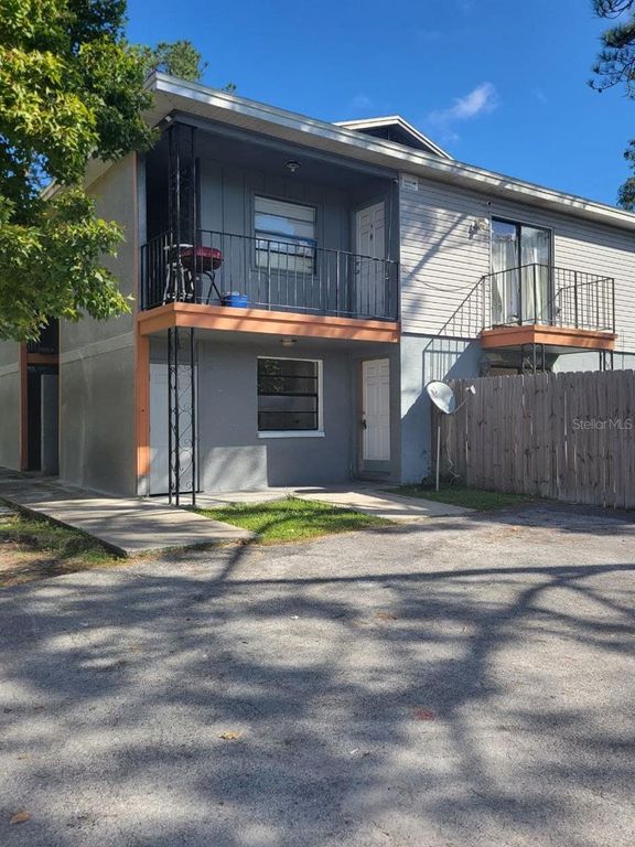 8429 CAMDEN STREET B, Tampa, FL 33614