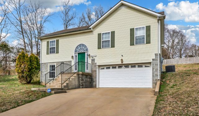 1116 Gunpoint Dr, Clarksville, TN 37042