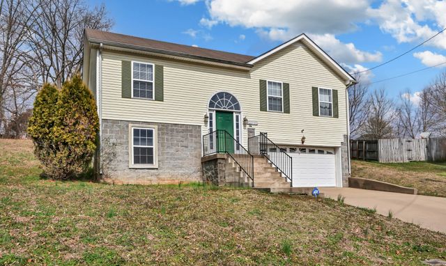 1116 Gunpoint Dr, Clarksville, TN 37042