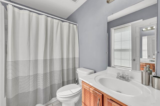 1116 Gunpoint Dr, Clarksville, TN 37042