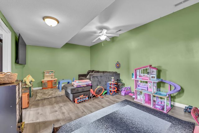 1116 Gunpoint Dr, Clarksville, TN 37042