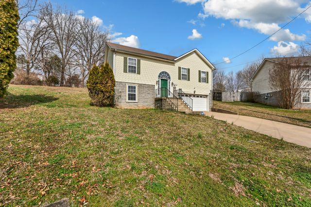 1116 Gunpoint Dr, Clarksville, TN 37042