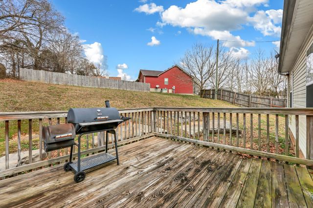 1116 Gunpoint Dr, Clarksville, TN 37042