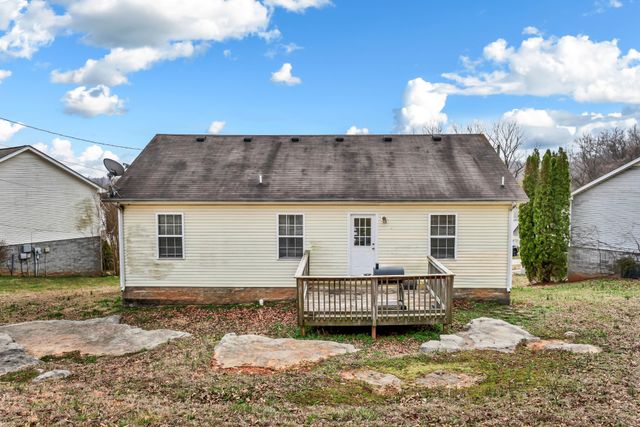 1116 Gunpoint Dr, Clarksville, TN 37042