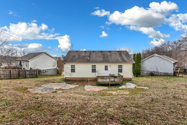 1116 Gunpoint Dr, Clarksville, TN 37042