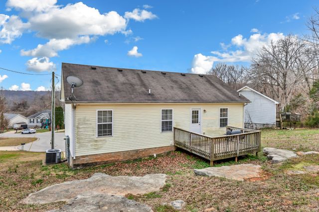 1116 Gunpoint Dr, Clarksville, TN 37042