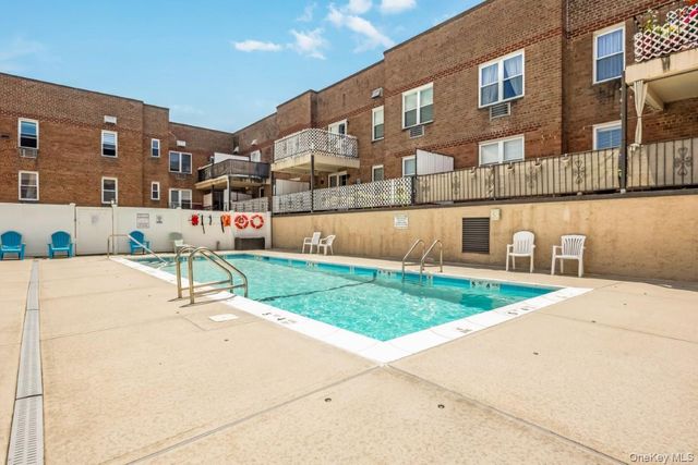 596 Broadway 15A, Lynbrook, NY 11563