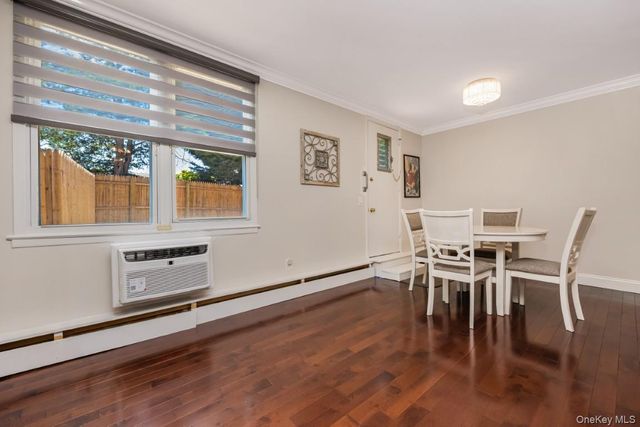 596 Broadway 15A, Lynbrook, NY 11563