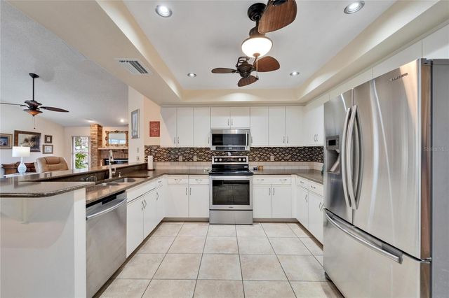 2913 ASTON AVENUE, Plant City, FL 33566