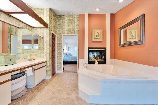 2913 ASTON AVENUE, Plant City, FL 33566