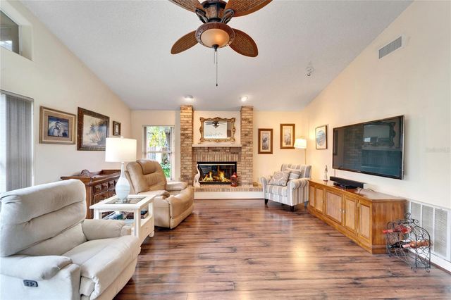 2913 ASTON AVENUE, Plant City, FL 33566