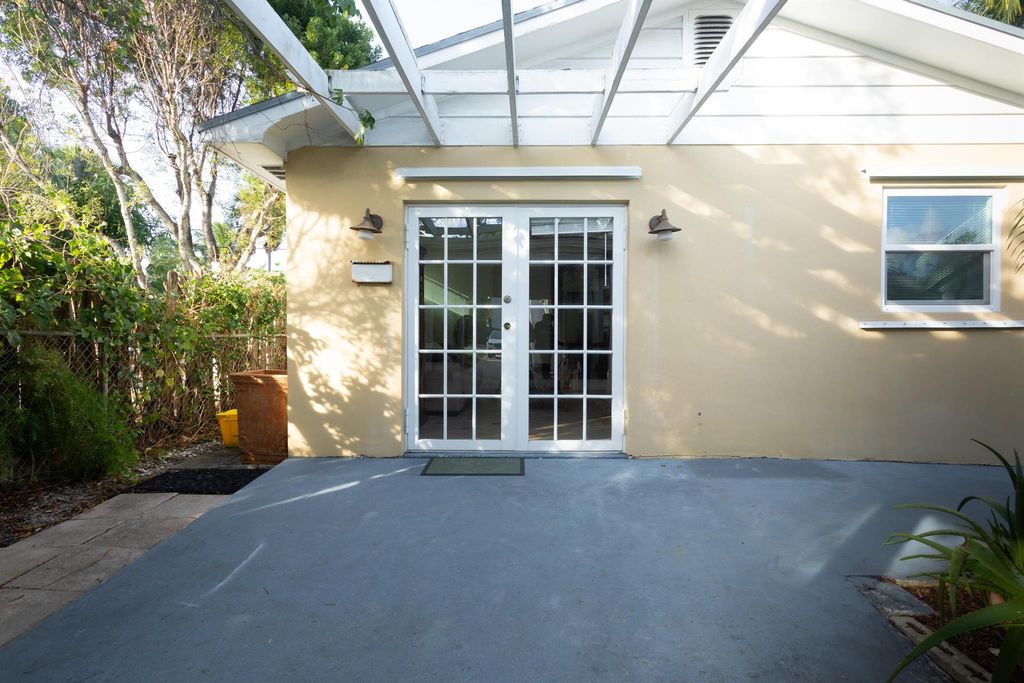 245 Cortez Road B, West Palm Beach, FL 33405