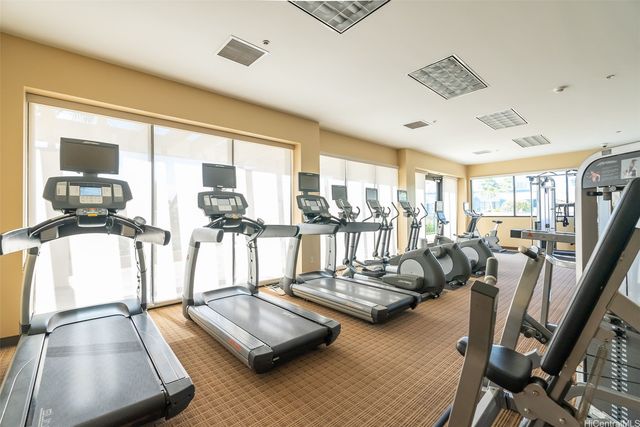 600 Queen Street 2407, Honolulu, HI 96813