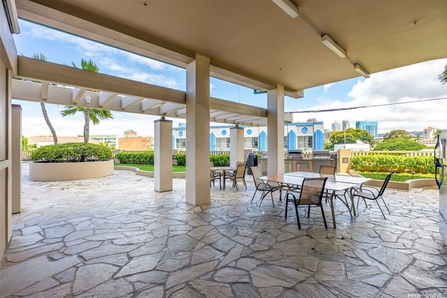 600 Queen Street 2407, Honolulu, HI 96813