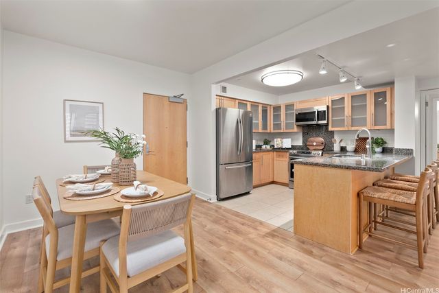 600 Queen Street 2407, Honolulu, HI 96813