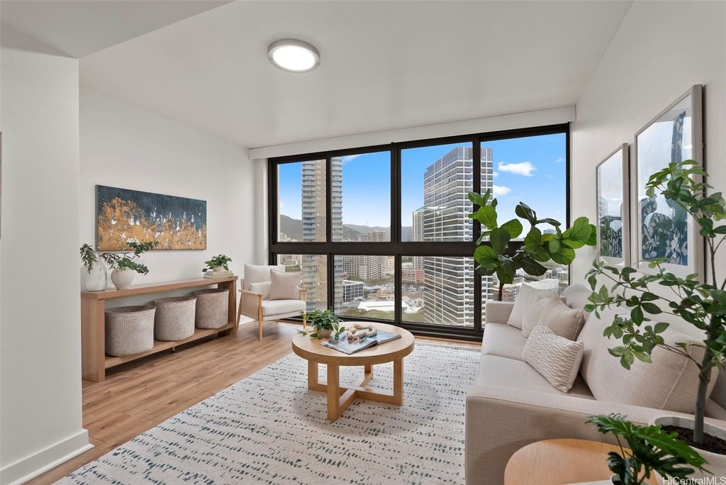 600 Queen Street 2407, Honolulu, HI 96813