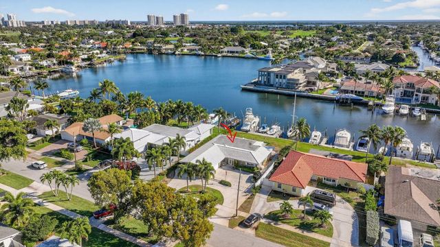 752 Lagoon Drive, North Palm Beach, FL 33408