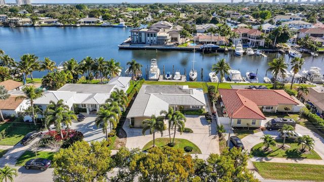 752 Lagoon Drive, North Palm Beach, FL 33408