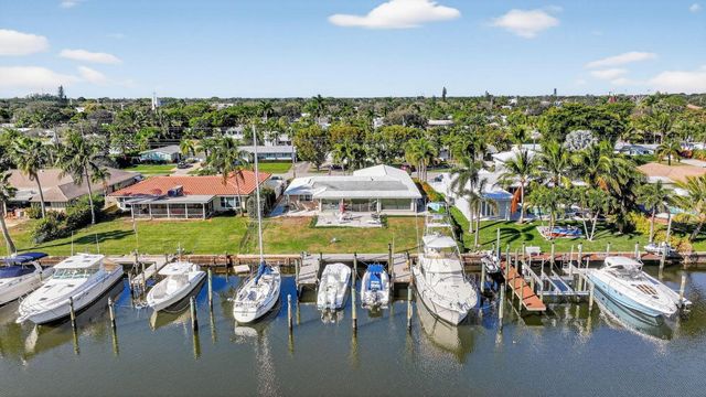 752 Lagoon Drive, North Palm Beach, FL 33408