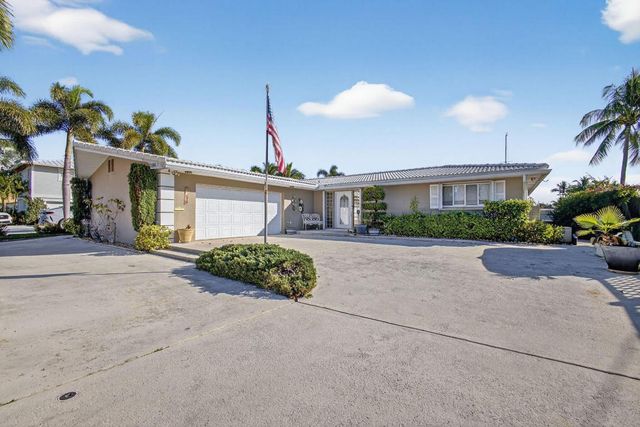 752 Lagoon Drive, North Palm Beach, FL 33408