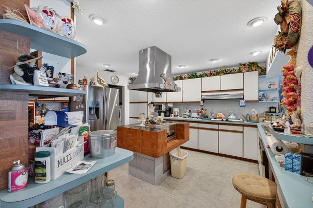 752 Lagoon Drive, North Palm Beach, FL 33408