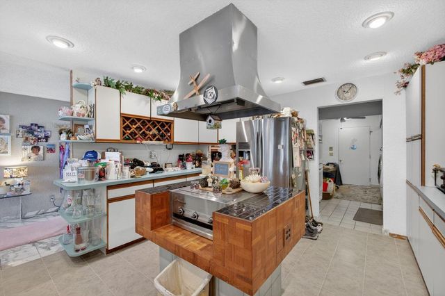 752 Lagoon Drive, North Palm Beach, FL 33408