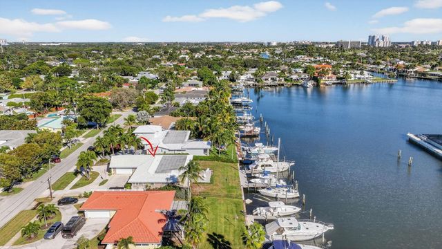 752 Lagoon Drive, North Palm Beach, FL 33408