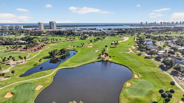 752 Lagoon Drive, North Palm Beach, FL 33408