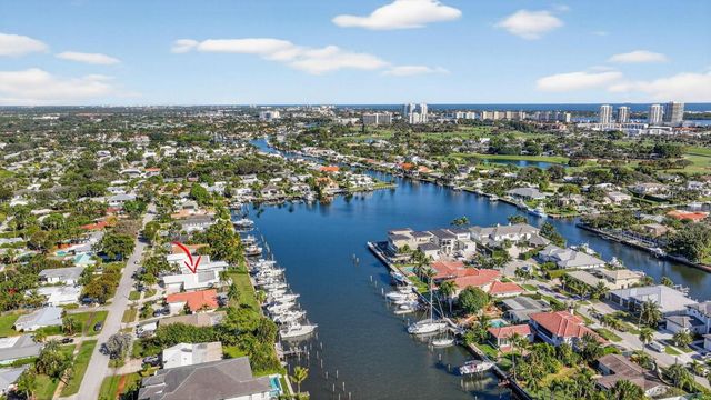752 Lagoon Drive, North Palm Beach, FL 33408