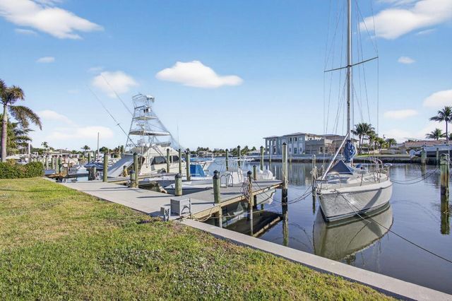 752 Lagoon Drive, North Palm Beach, FL 33408