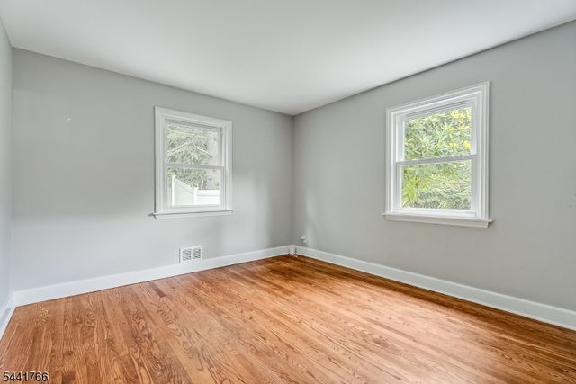 27 Dogwood Rd, Morris Plains Boro, NJ 07950