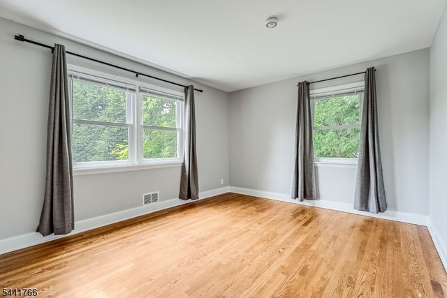 27 Dogwood Rd, Morris Plains Boro, NJ 07950