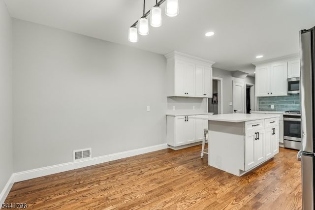 27 Dogwood Rd, Morris Plains Boro, NJ 07950