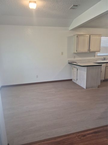5524 Royal Meadow Lane, Arlington, TX 76017