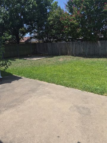 5524 Royal Meadow Lane, Arlington, TX 76017