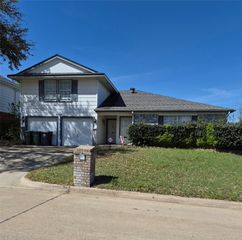 5524 Royal Meadow Lane, Arlington, TX 76017