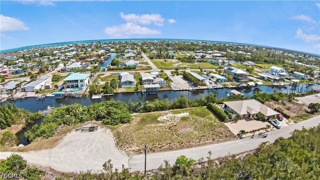 2807 Cussell DR, St James City, FL 33956