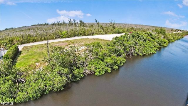 2807 Cussell DR, St James City, FL 33956