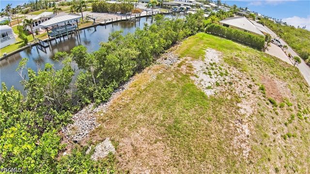 2807 Cussell DR, St James City, FL 33956