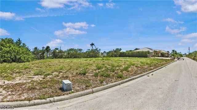 2807 Cussell DR, St James City, FL 33956