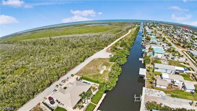 2807 Cussell DR, St James City, FL 33956