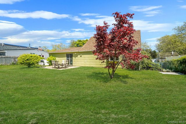 88 Matsunaye Drive, Medford, NY 11763