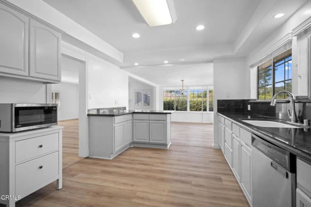 1715 La Barranca Road, La Canada Flintridge, CA 91011