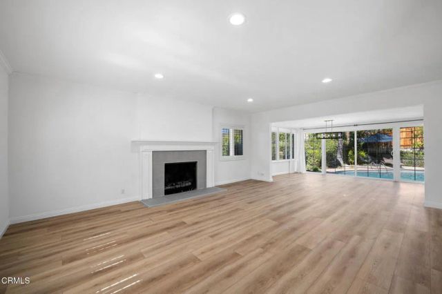 1715 La Barranca Road, La Canada Flintridge, CA 91011